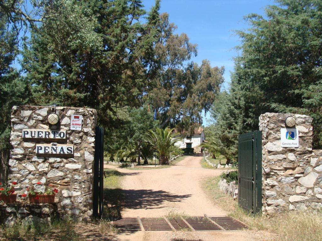 Complejo Rural Puerto Penas 호텔 Aroche 외부 사진